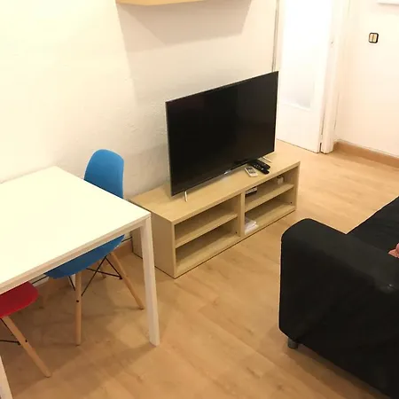 Apartment New! In Sarria Near Metro Barcelona