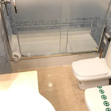 Apartment New! In Sarria Near Metro Barcelona