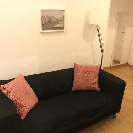 New! In Sarria Near Metro Apartment