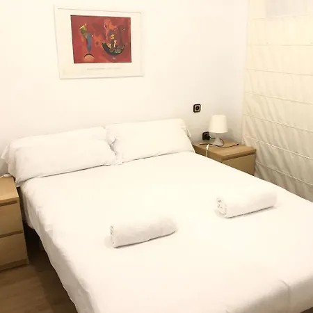 Apartment New! In Sarria Near Metro